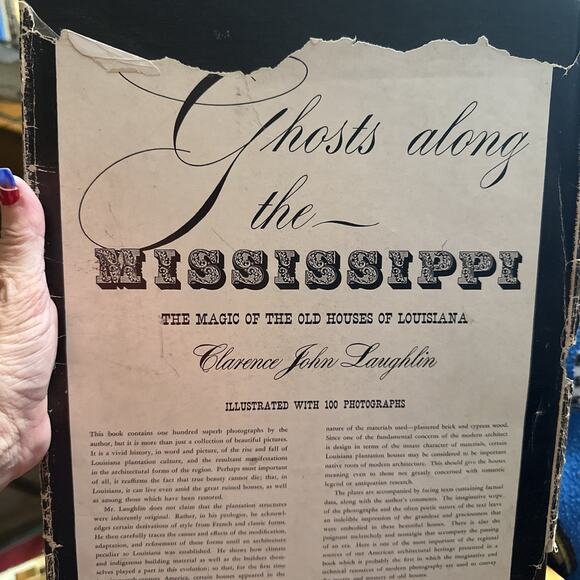 Ghosts Along the Mississippi: The Magic of the Old Houses of Louisiana, Loughlin - Picture 2 of 9